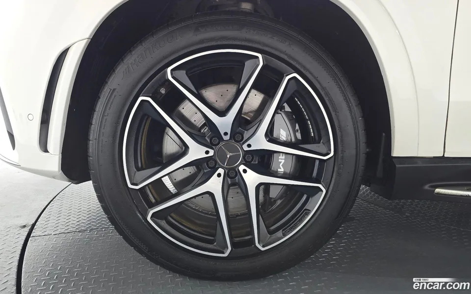 Mercedes-Benz GLE-Class AMG GLE53 4MATIC+ 2022 — миниатюра 5