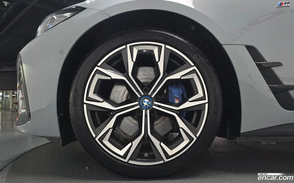 BMW i4 eDrive40 M 2023 — миниатюра 5