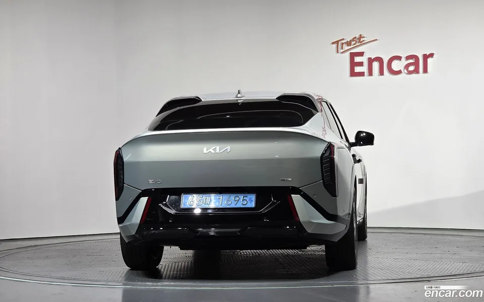 Kia EV4 2WD 2025 — миниатюра 4