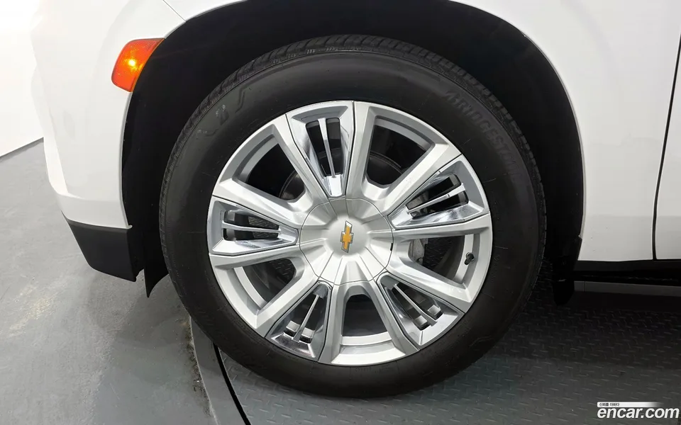 Chevrolet Tahoe 6.2 4WD 2023 — миниатюра 2