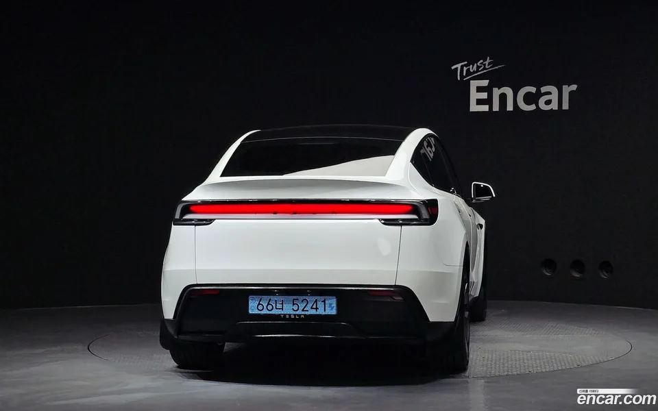 Tesla Model Y RWD 2025 — миниатюра 4