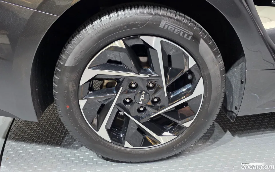 Kia K5 Hybrid 2024 — миниатюра 2