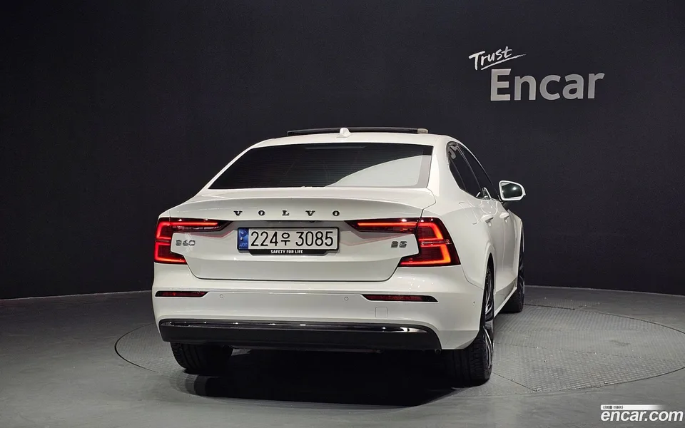Volvo S60 B5 2024 — миниатюра 4