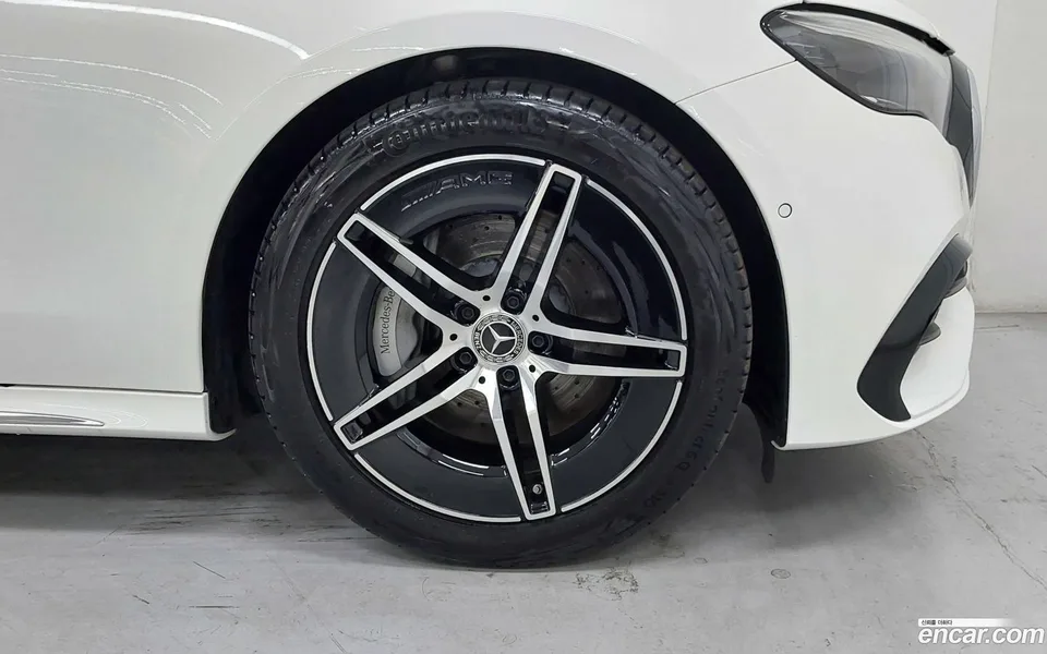 Mercedes-Benz E-Class E200 AMG Line 2025 — миниатюра 2