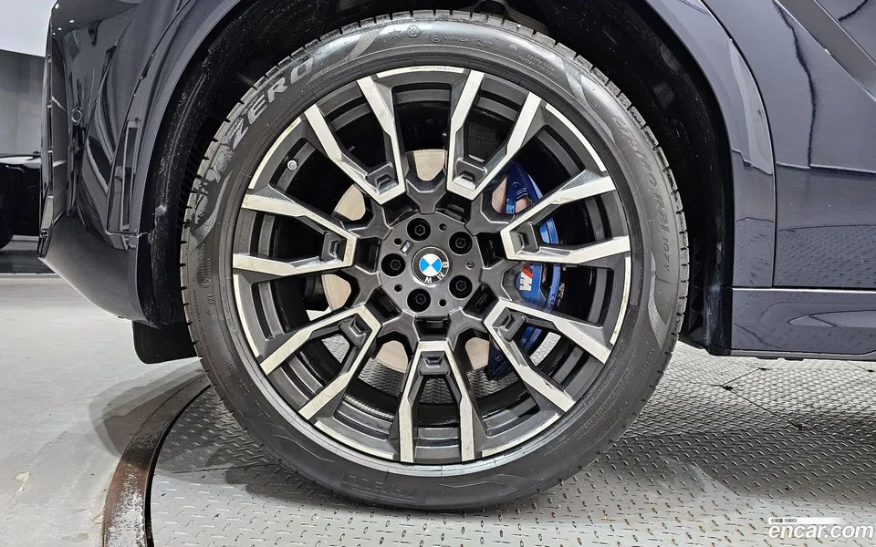 BMW X6 xDrive40i M 2025 — миниатюра 5