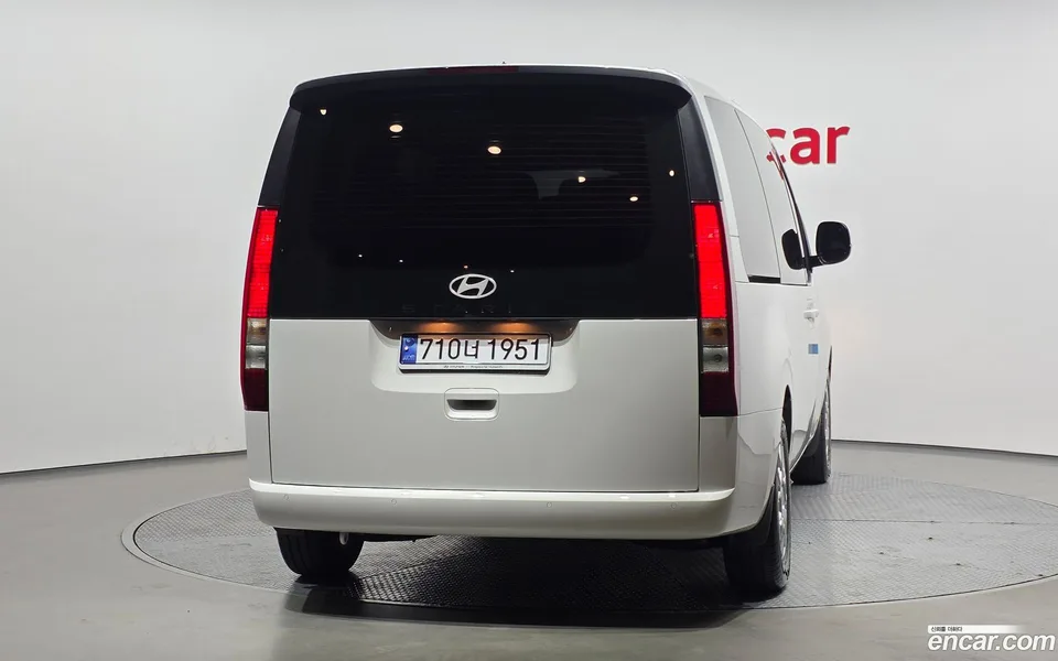 Hyundai Staria 11 2025 — миниатюра 4