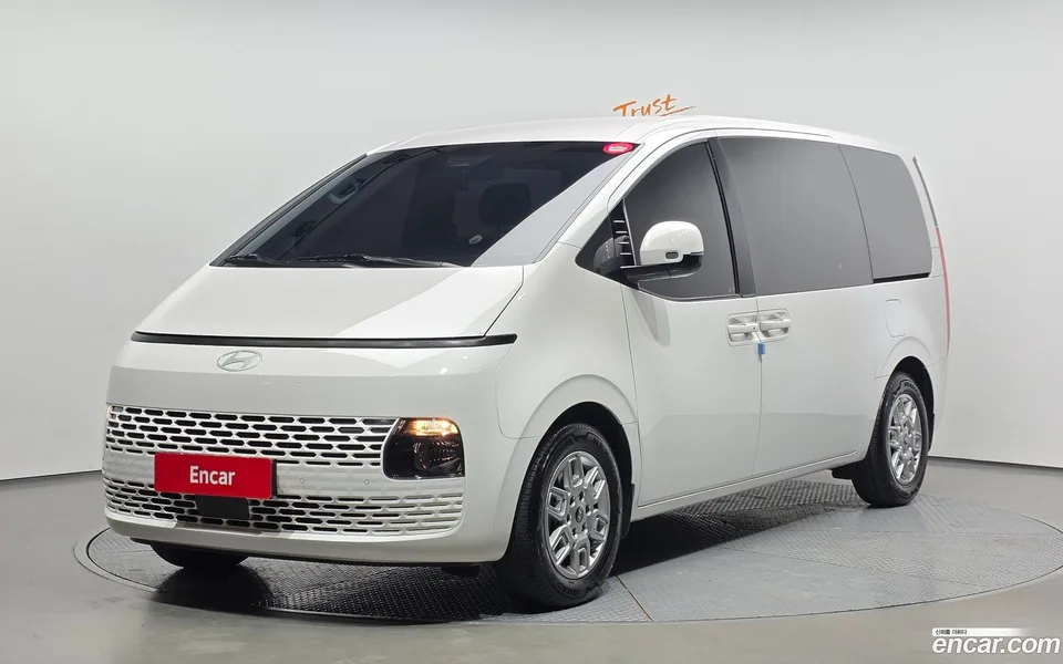 Hyundai Staria 2025