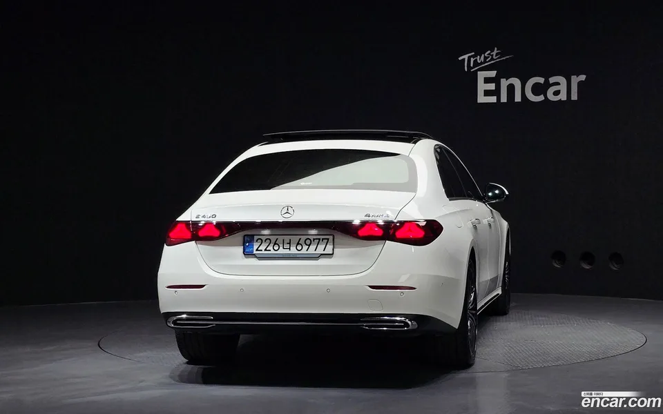 Mercedes-Benz E-Class E450 4MATIC 2024 — миниатюра 4