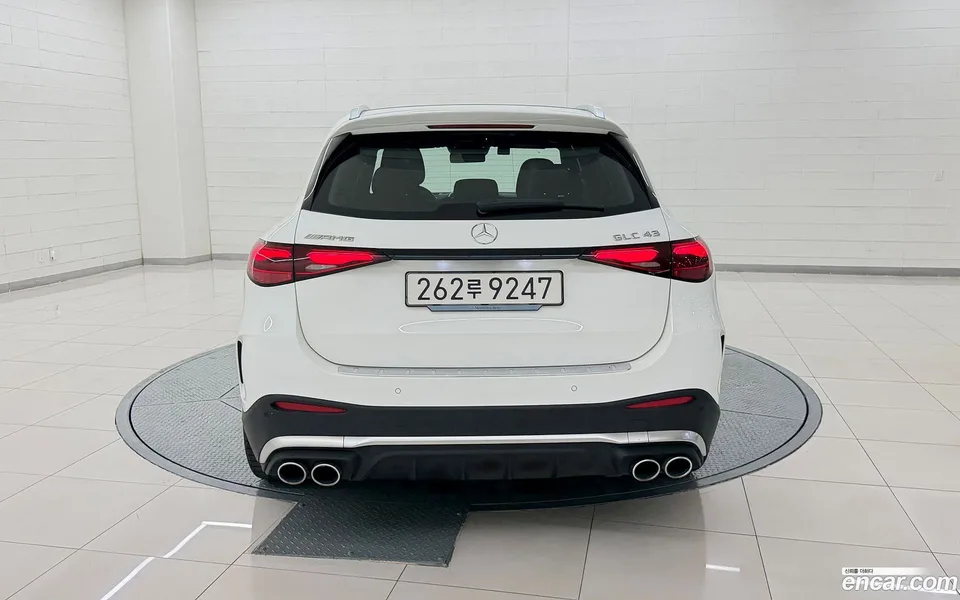Mercedes-Benz GLC-Class AMG GLC43 4MATIC 2025 — thumbnail 4