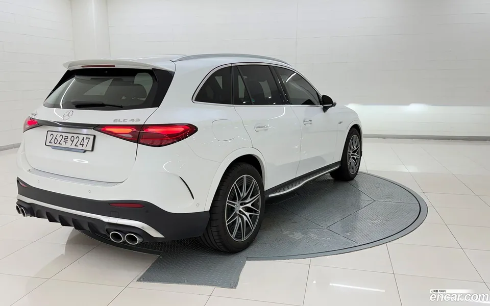 Mercedes-Benz GLC-Class AMG GLC43 4MATIC 2025 — thumbnail 5