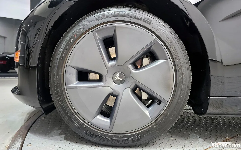 Tesla Model 3 AWD 2022 — миниатюра 2