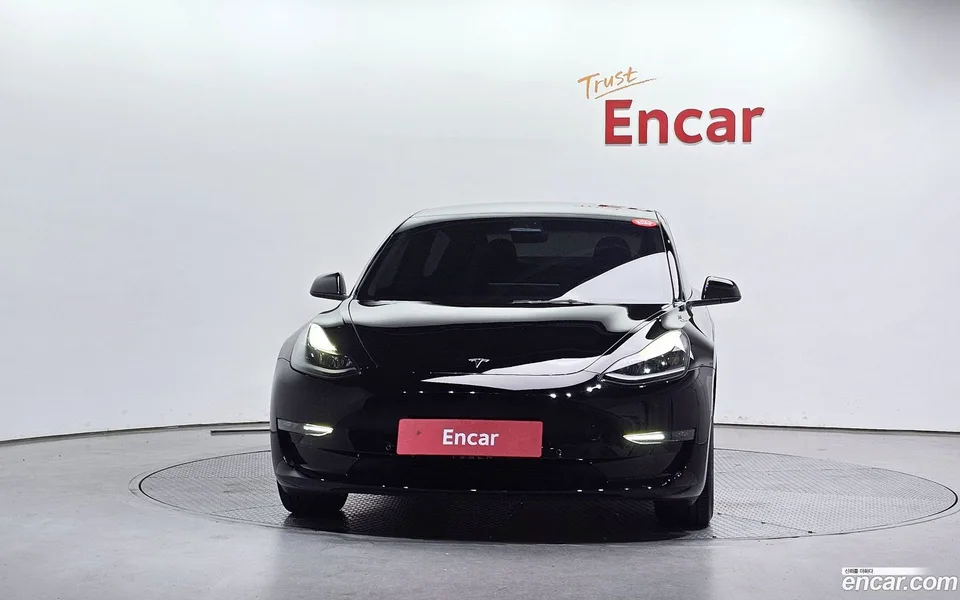 Tesla Model 3 AWD 2022 — миниатюра 3