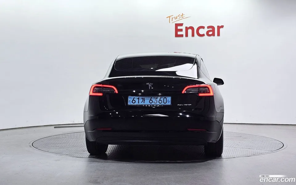 Tesla Model 3 AWD 2022 — миниатюра 4