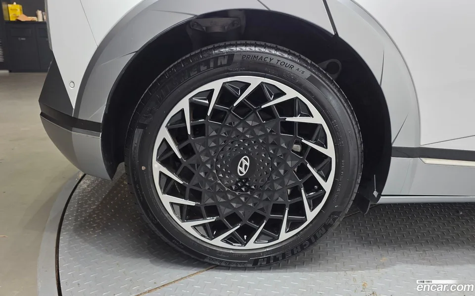 Hyundai Ioniq 5 2023 — миниатюра 2