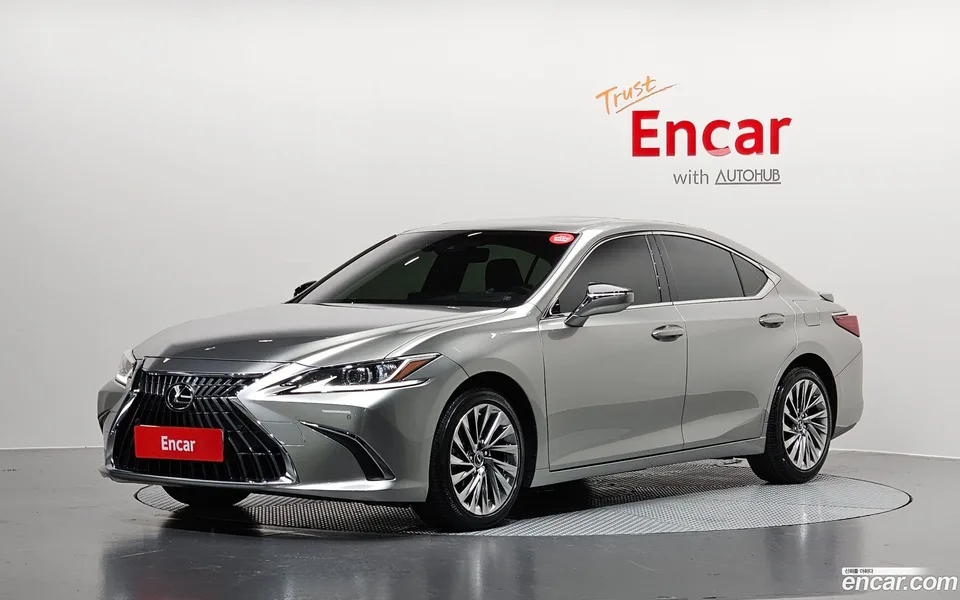 Lexus ES 300h 2023