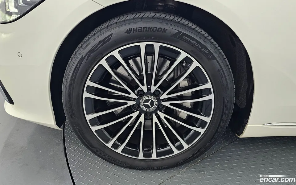 Mercedes-Benz S-Class S350 d 2023 — thumbnail 2