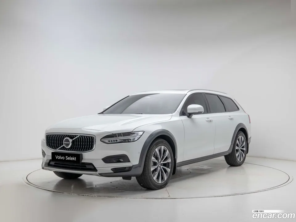 Volvo V90 Cross Country 2023
