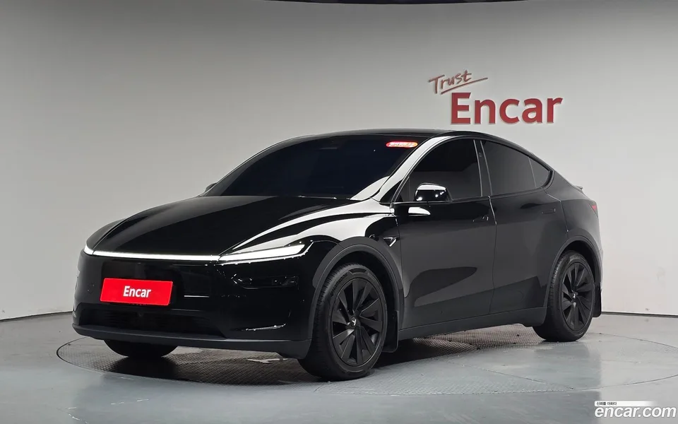Tesla Model Y 2025