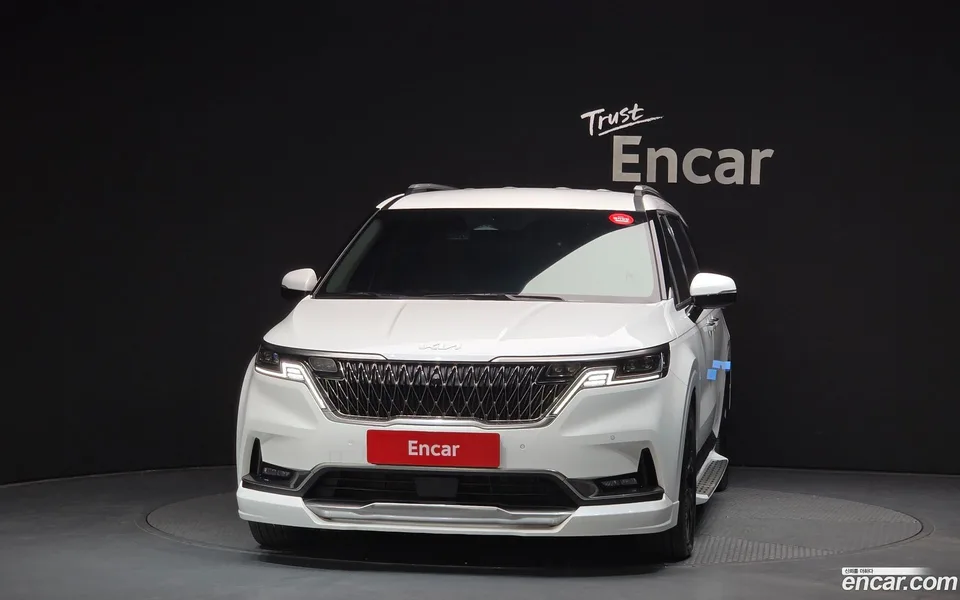 Kia Carnival 9 2023 — thumbnail 3