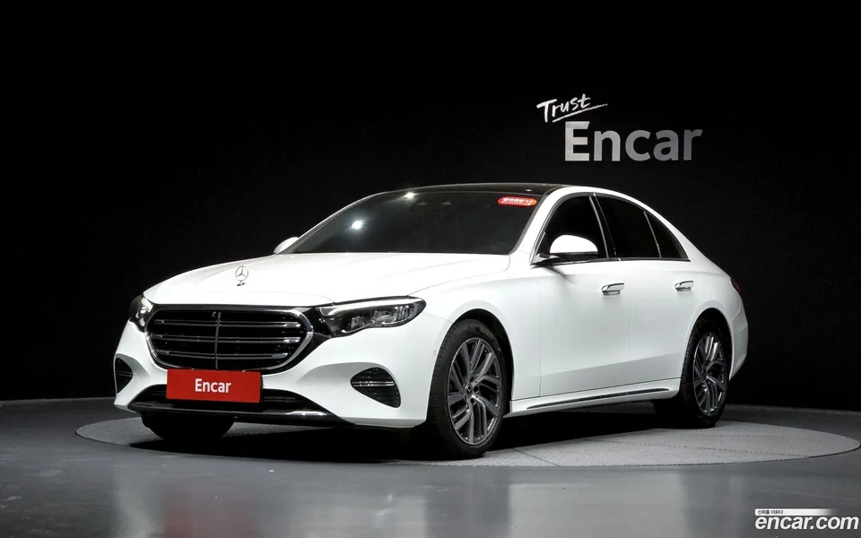 Mercedes-Benz E-Class 2024