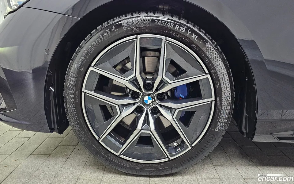 BMW 5 Series 520i M 2024 — миниатюра 5