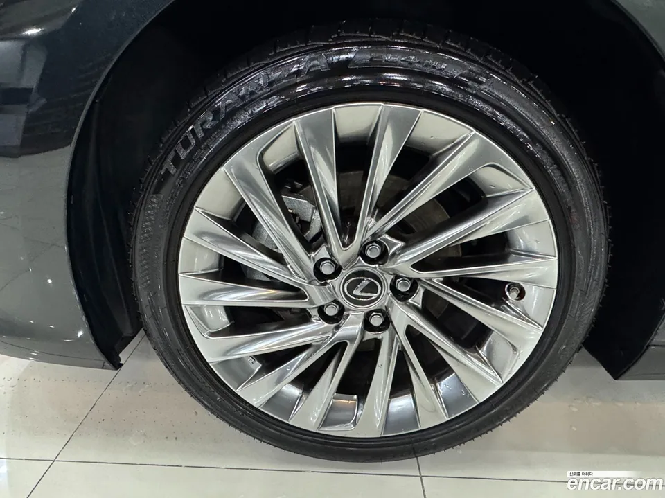 Lexus ES 300h 2024 — миниатюра 2