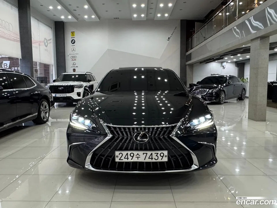 Lexus ES 300h 2024 — миниатюра 3