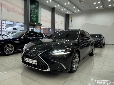 Lexus ES 300h 2024 купить в Москве