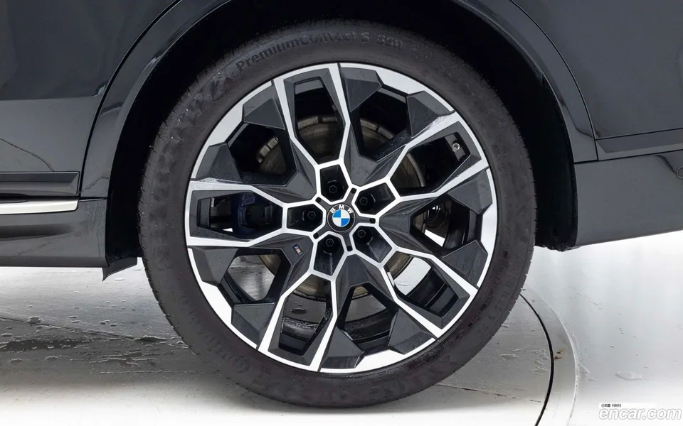 BMW X7 xDrive 40i M 6 2025 — миниатюра 5