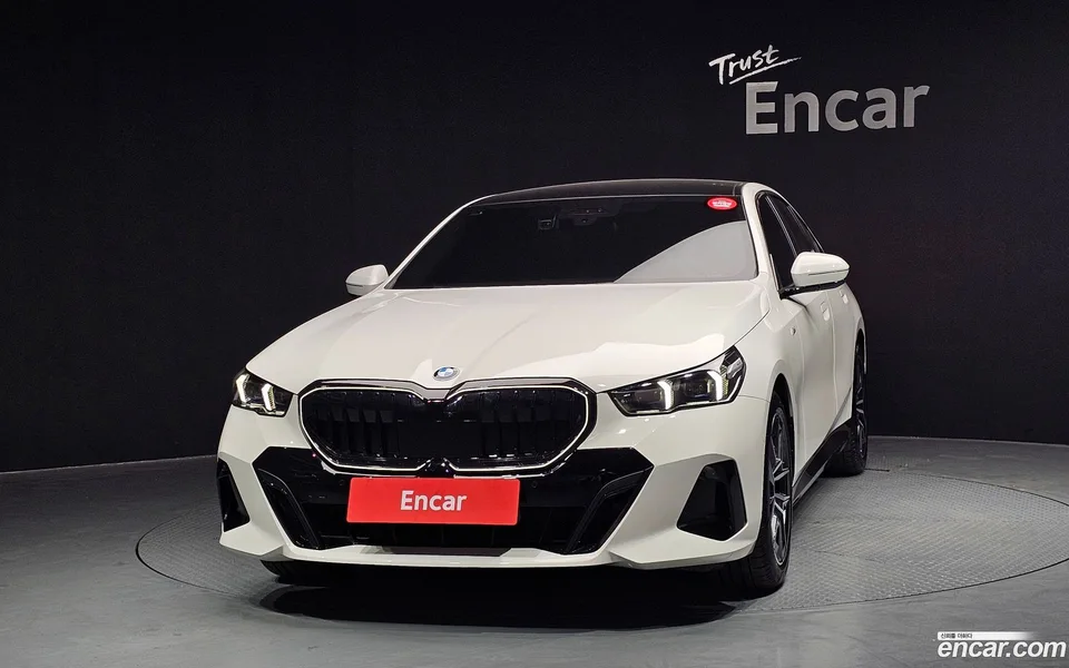 BMW 5 Series 520i M 2025 — миниатюра 3