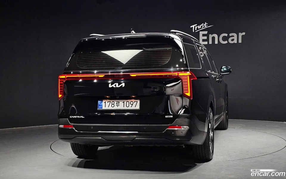 Kia Carnival HEV 9 2024 — миниатюра 4