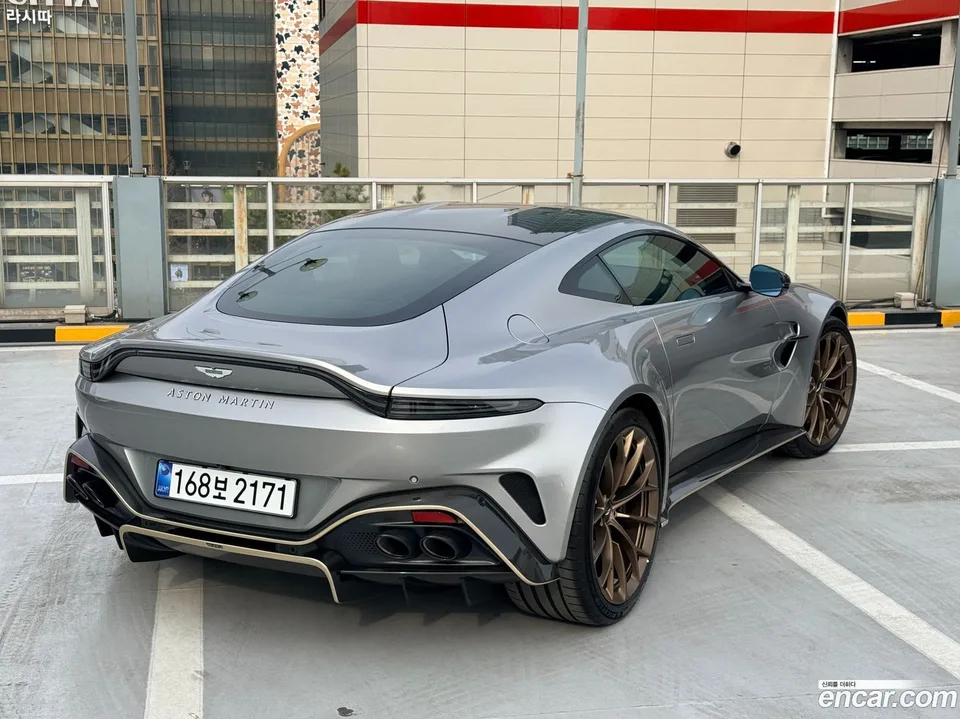 Aston Martin Vantage 4.0 V8 2025 — миниатюра 3