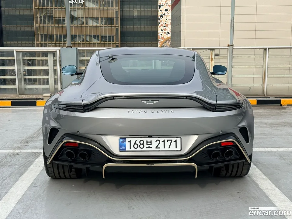 Aston Martin Vantage 4.0 V8 2025 — миниатюра 5