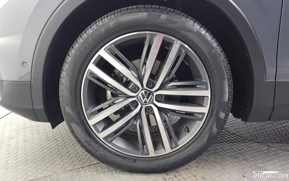 Volkswagen Tiguan 2.0 TDI 2024 — миниатюра 2