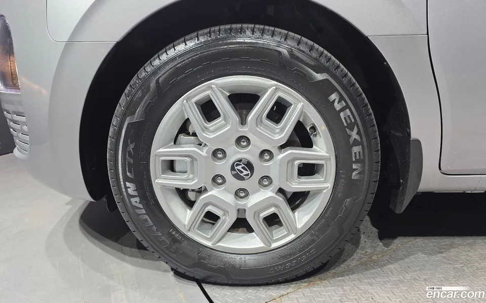 Hyundai Staria 9 2025 — миниатюра 2
