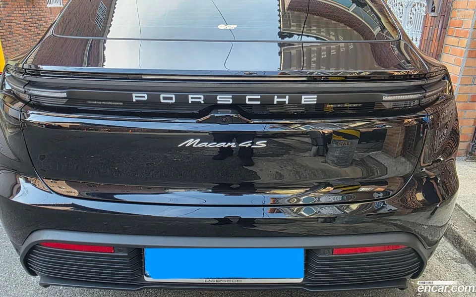 Porsche Macan Electric 4S 2025 — миниатюра 3