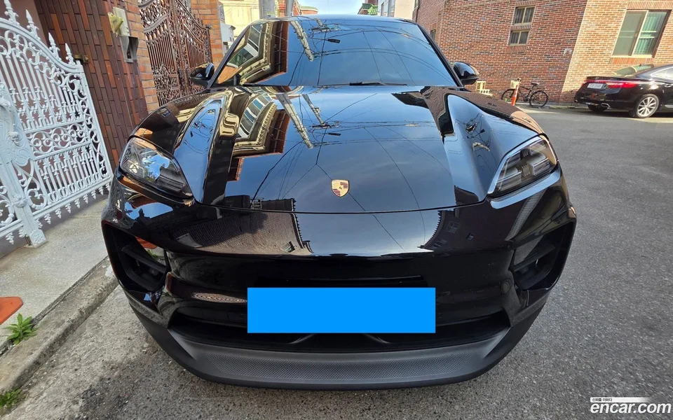 Porsche Macan Electric 2025