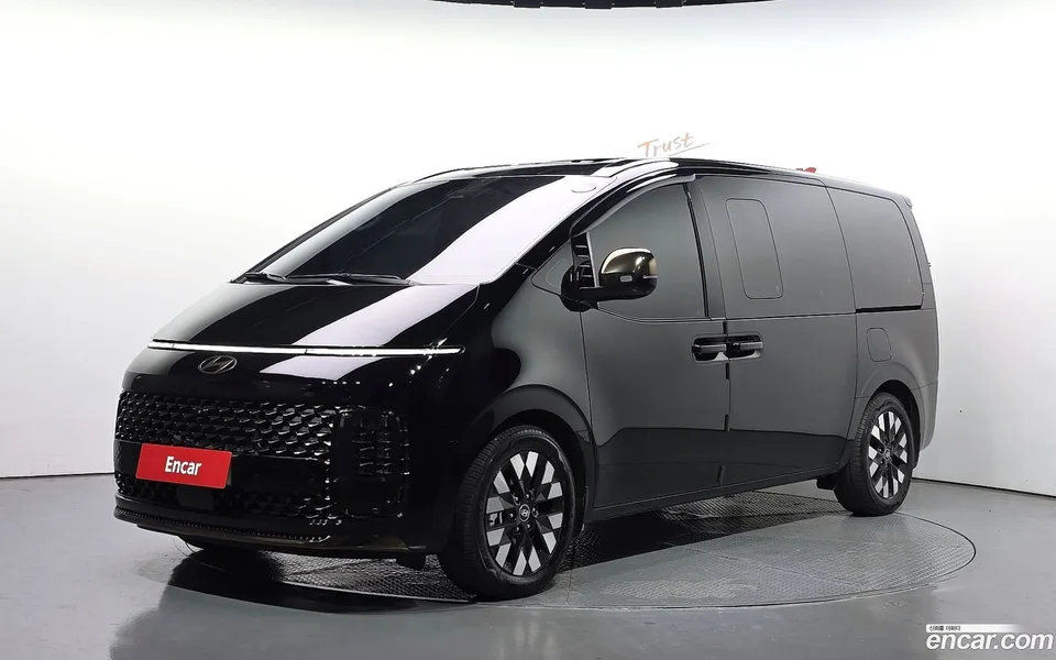 Hyundai Staria 2025