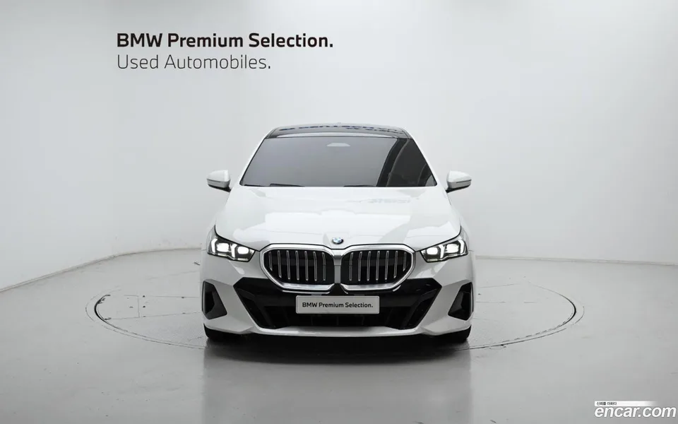 BMW 5 Series 530i xDrive M 2024 — миниатюра 3