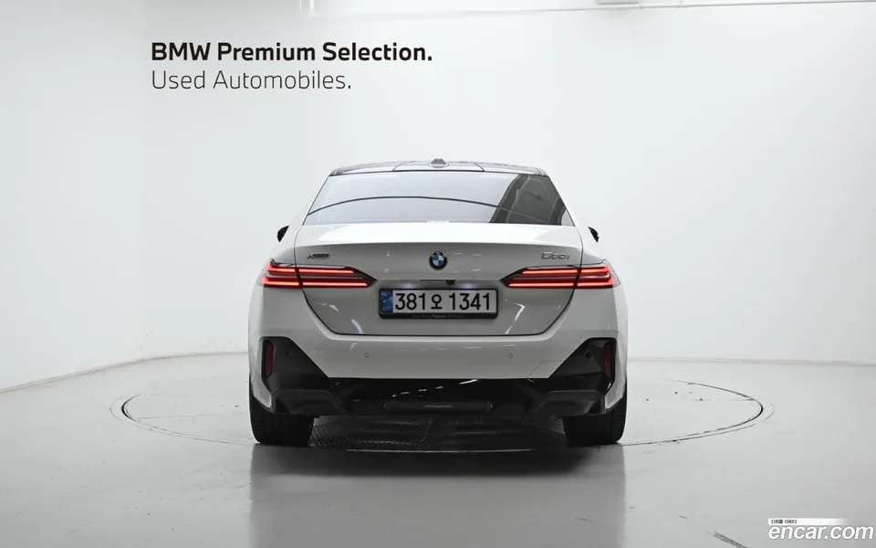 BMW 5 Series 530i xDrive M 2024 — миниатюра 4