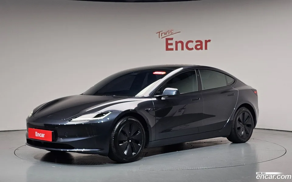Tesla Model 3 2025