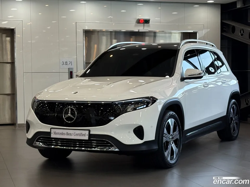 Mercedes-Benz EQB 2025