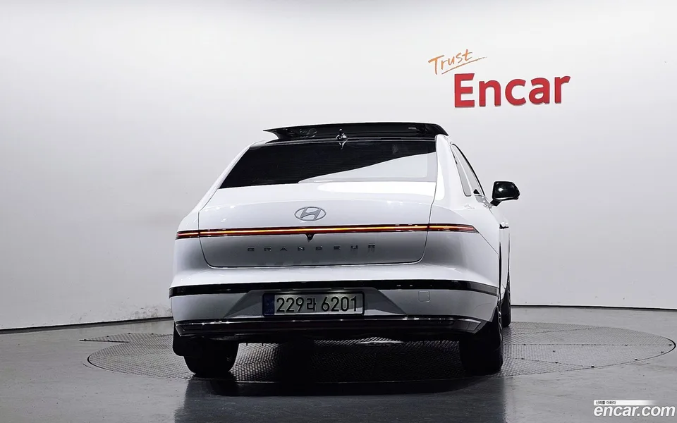 Hyundai Grandeur Hybrid 2024 — миниатюра 4