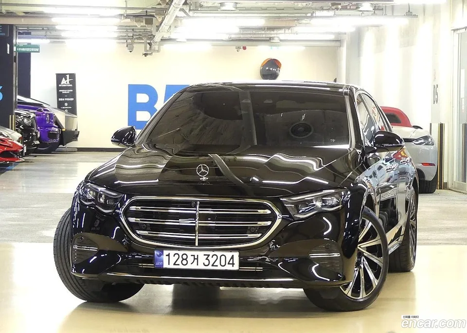 Mercedes-Benz E-Class 2024
