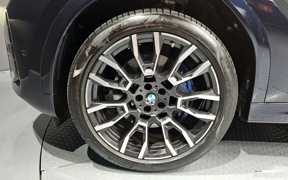BMW X6 xDrive40i M 2024 — миниатюра 2