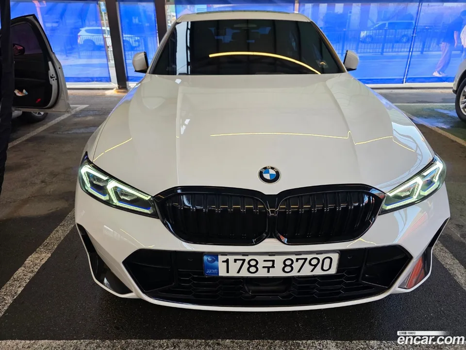 BMW 3 Series 320i M 2023 — миниатюра 3