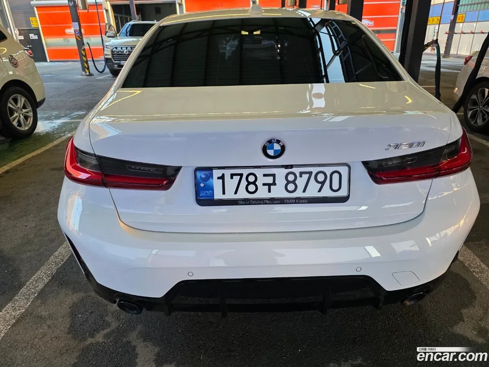 BMW 3 Series 320i M 2023 — миниатюра 4