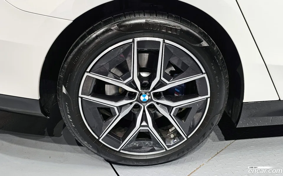 BMW 5 Series 520i M 2025 — миниатюра 5