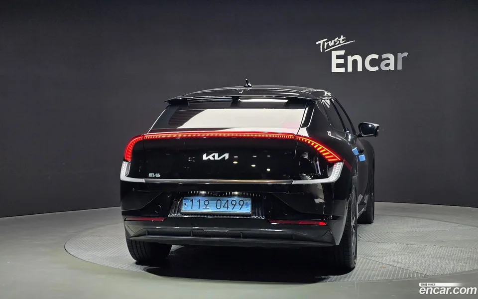 Kia EV6 2023 — миниатюра 4