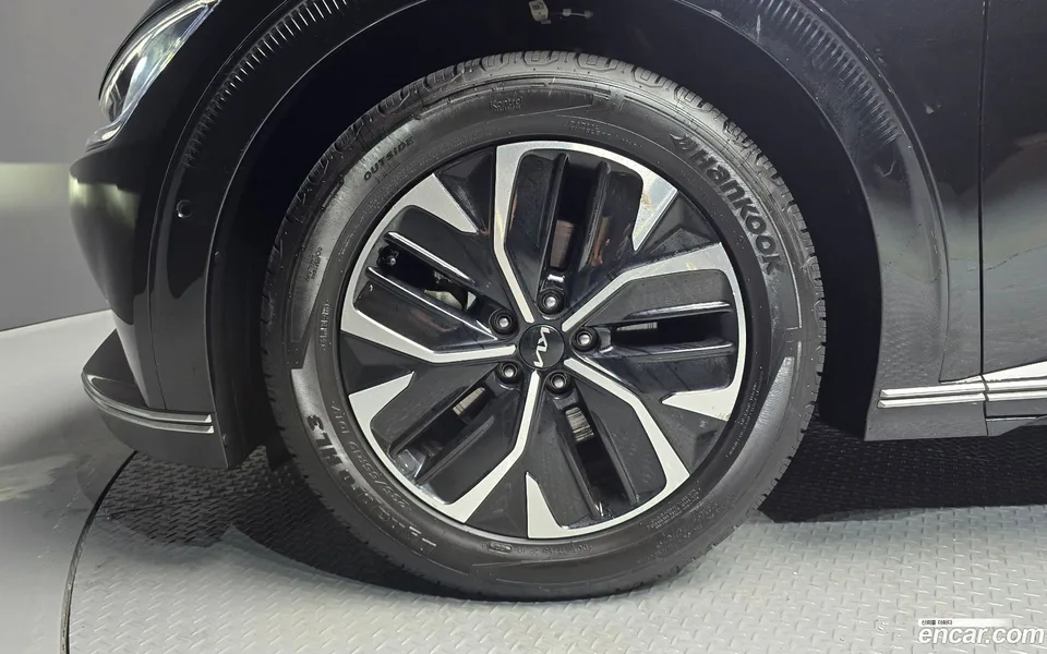Kia EV6 2023 — миниатюра 5